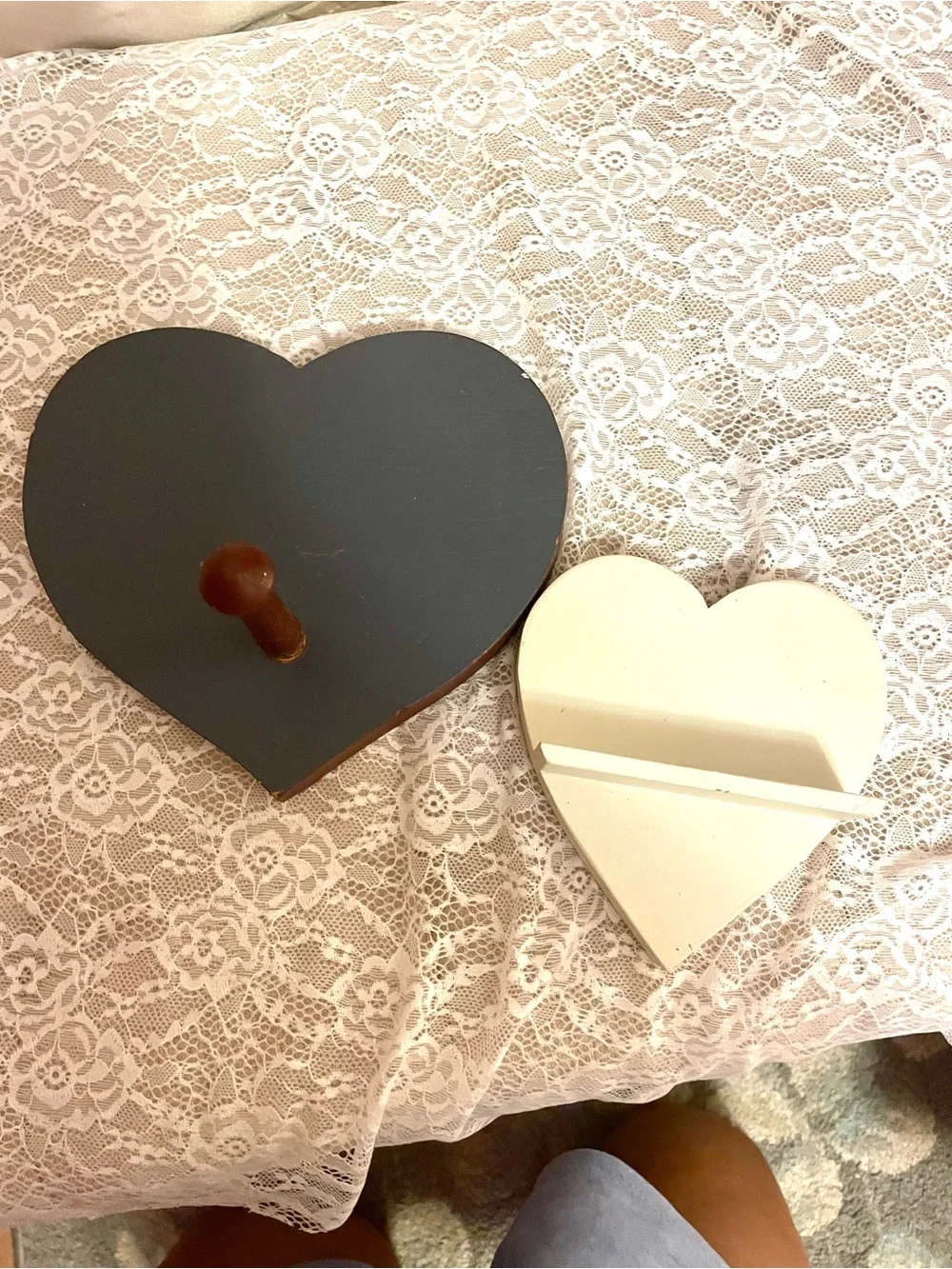 Heart-Shaped Wall Hook Set in Black and Cream - Unbranded